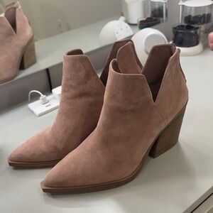 Vince Camuto Ankle Boots - Pink
